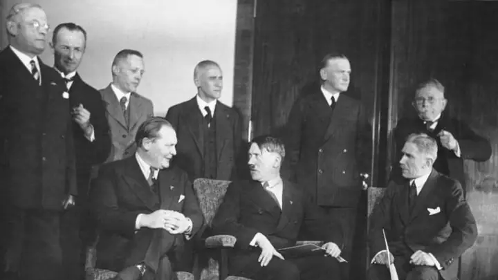 Hitler llega a canciller